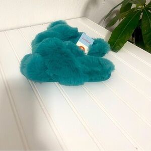 Stars Above Brooklyn Crossband Fur Slipper Color Turquoise Sz 13/1 Fit W 5/6 NWT